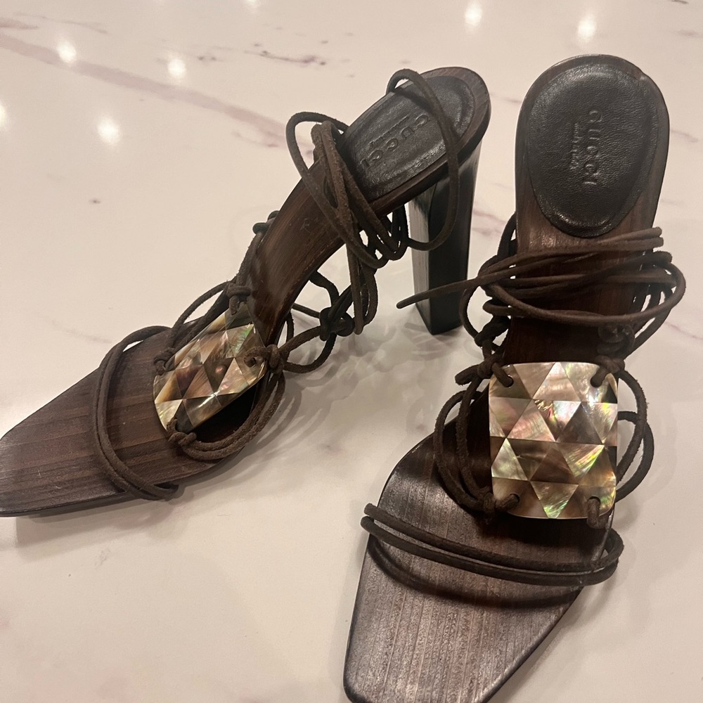 Gucci Ankle Tie Sandals; Size 40; Excellent Condition